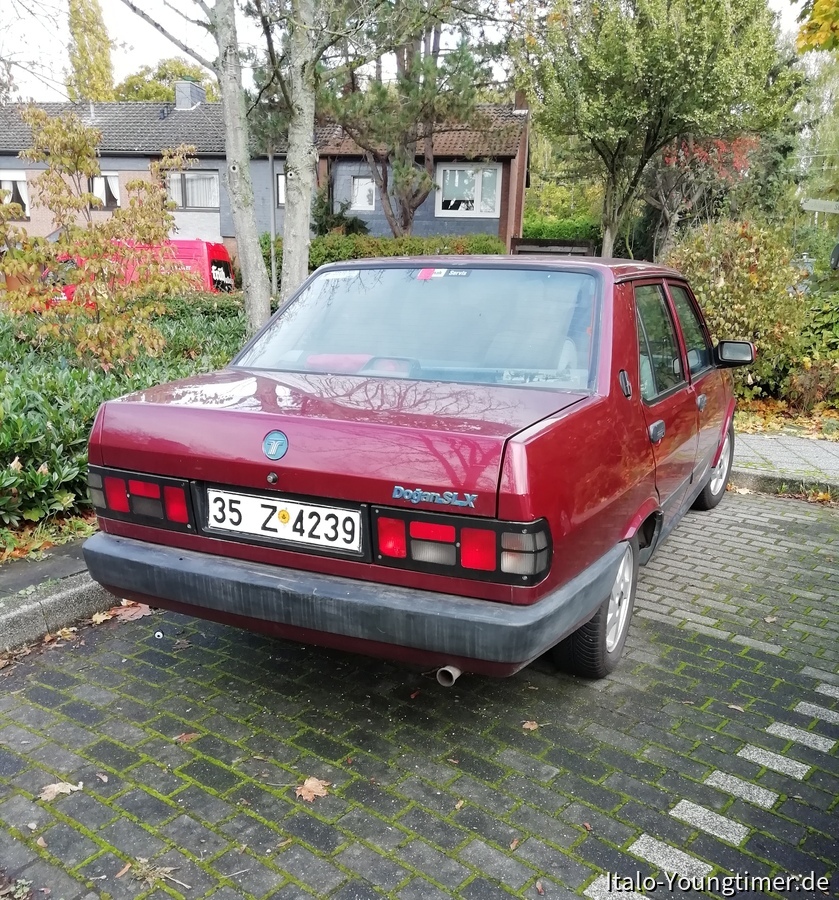 türkische Lizenzfertigung eines Fiat 131 : ein Tofas Dogan,heute in Langenfeld gesichtet.