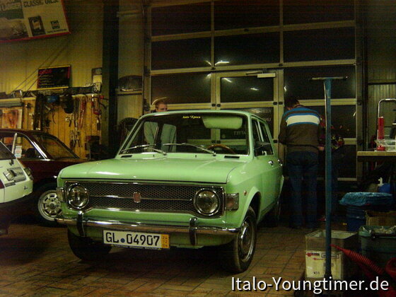 Fiat 128 beim Kauf in Erlangen (Vintage Voyage)